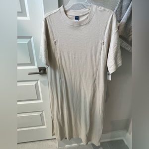 Old Navy maternity / nursing dress